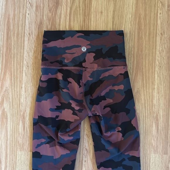 Lululemon Wunder Train High Rise Tight Size 0 - Picture 6 of 6